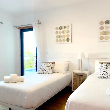 Penthouse 160sqm Wide Terraces Pool View & Private Hot Tub & Parking