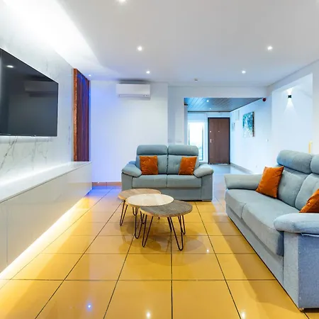 Penthouse 160sqm Wide Terraces Pool View & Private Hot Tub & Parking Lejlighed Albufeira