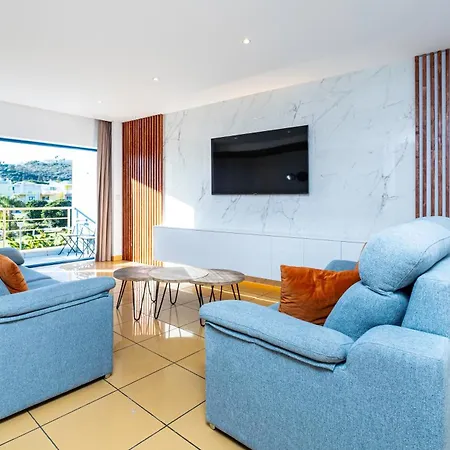 Penthouse 160sqm Wide Terraces Pool View & Private Hot Tub & Parking Albufeira