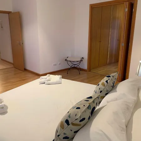 Penthouse 160sqm Wide Terraces Pool View & Private Hot Tub & Parking * Albufeira