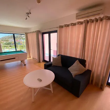 Penthouse 160sqm Wide Terraces Pool View & Private Hot Tub & Parking Lägenhet *