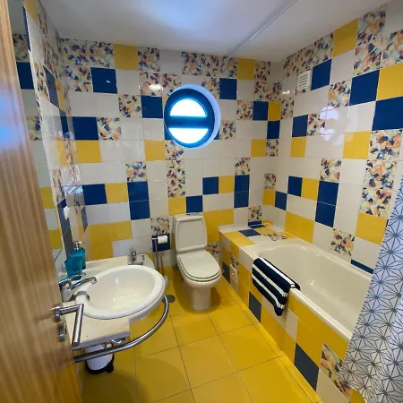 Penthouse 160sqm Wide Terraces Pool View & Private Hot Tub & Parking *