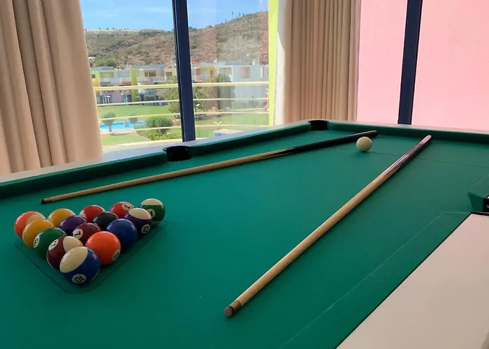 Penthouse 160sqm Wide Terraces Pool View & Private Hot Tub & Parking