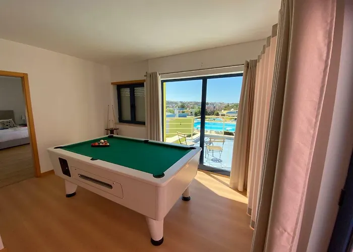Penthouse 160sqm Wide Terraces Pool View & Private Hot Tub & Parking Албуфейра