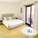 Penthouse 160sqm Wide Terraces Pool View & Private Hot Tub & Parking * Albufeira