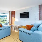 Penthouse 160sqm Wide Terraces Pool View & Private Hot Tub & Parking Albufeira