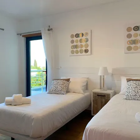 Penthouse 160sqm Wide Terraces Pool View & Private Hot Tub & Parking * Албуфейра
