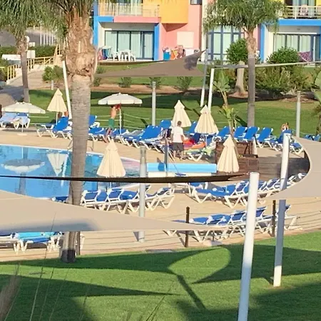 Penthouse 160sqm Wide Terraces Pool View & Private Hot Tub & Parking Апартаменты *