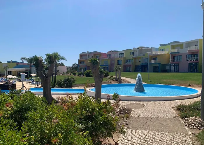 Penthouse 160sqm Wide Terraces Pool View & Private Hot Tub & Parking * Albufeira