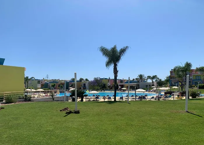 Penthouse 160sqm Wide Terraces Pool View & Private Hot Tub & Parking * Albufeira