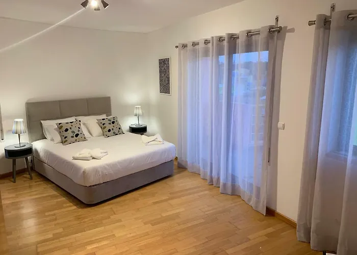 Appartement Penthouse 160sqm Wide Terraces Pool View & Private Hot Tub & Parking Albufeira