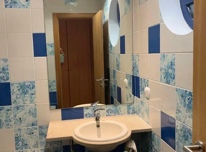 Appartement Penthouse 160sqm Wide Terraces Pool View & Private Hot Tub & Parking